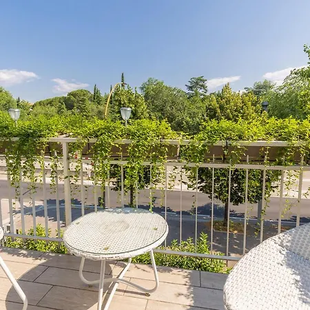 Appartement Crys: Apartments, Holiday, Business, Blu
