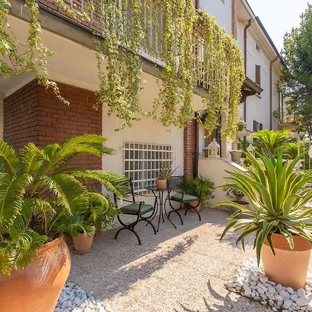 Appartement Crys: Apartments, Holiday, Business, Blu