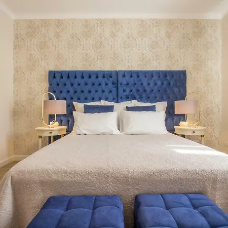 Appartement Crys: Apartments, Holiday, Business, Blu *