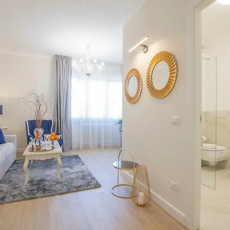 Apartment Crys: Apartments, Holiday, Business, Blu *